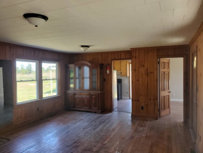 Building Photo - 2025 Filbert Hwy