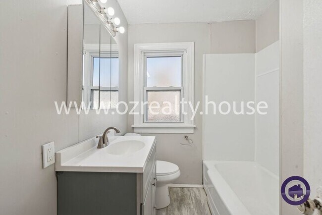 Building Photo - 2022 Balkan Pl