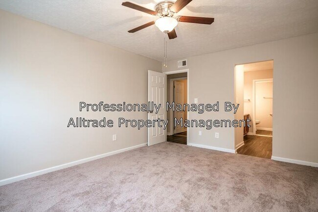 Building Photo - 9401 Doral Ct