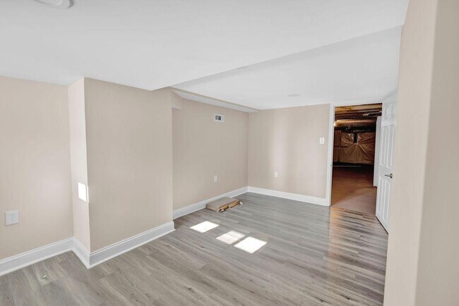 Building Photo - 1802 E 29th St