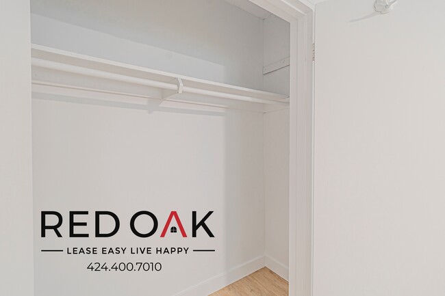 Building Photo - 1403 Tamarind Ave