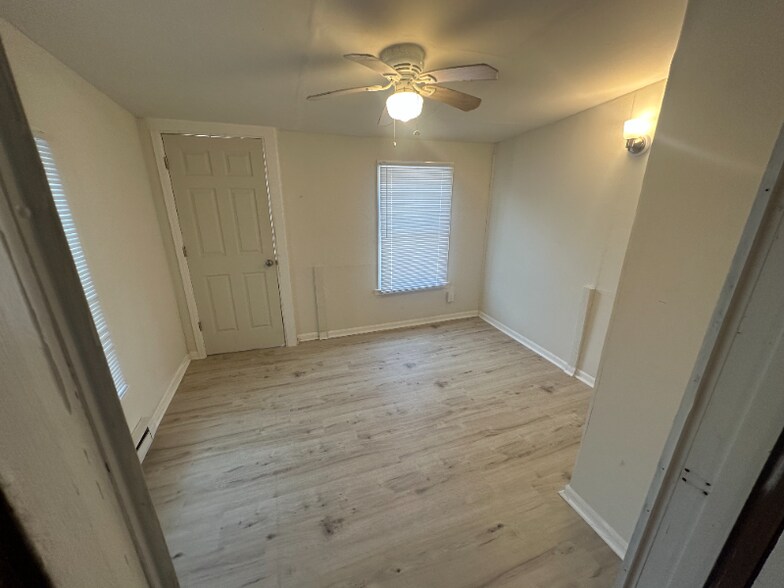 Building Photo - 5388 Chapmans Rd