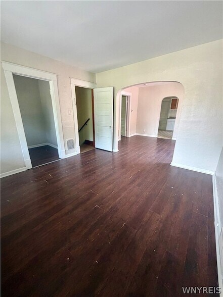 Building Photo - 2237 Ontario Ave