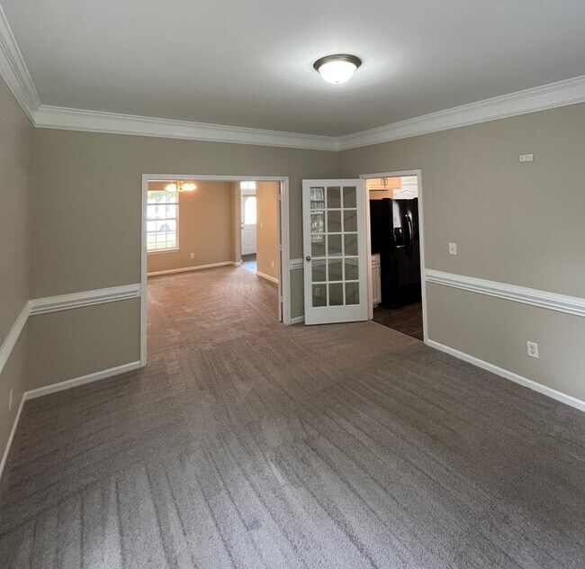 Building Photo - 15315 Edgewater Forest Ln