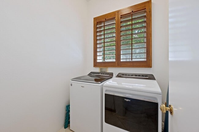 Building Photo - 57461 Spanish Hills Ln
