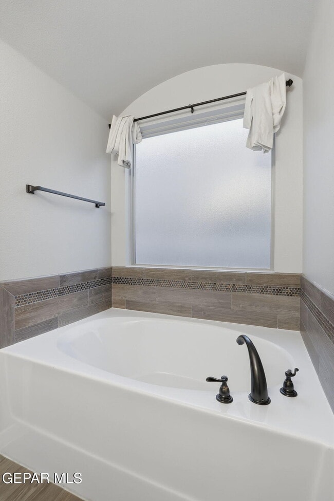 Building Photo - 13539 Doncaster St