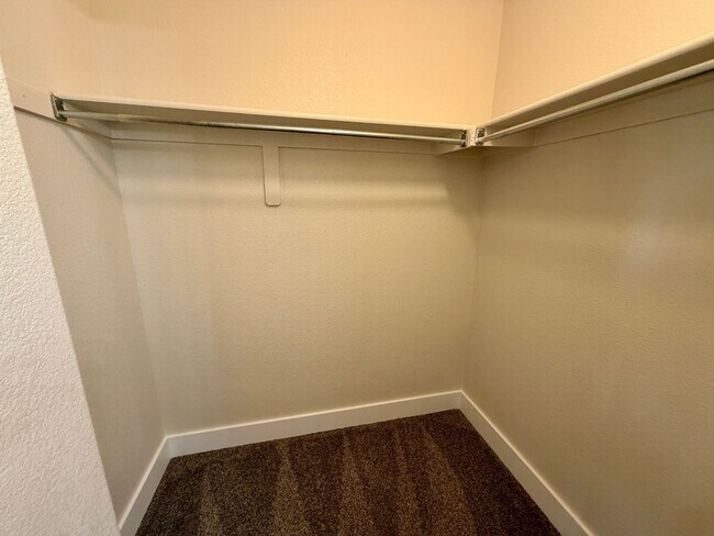 Building Photo - 4334 Pennyroyal Ln