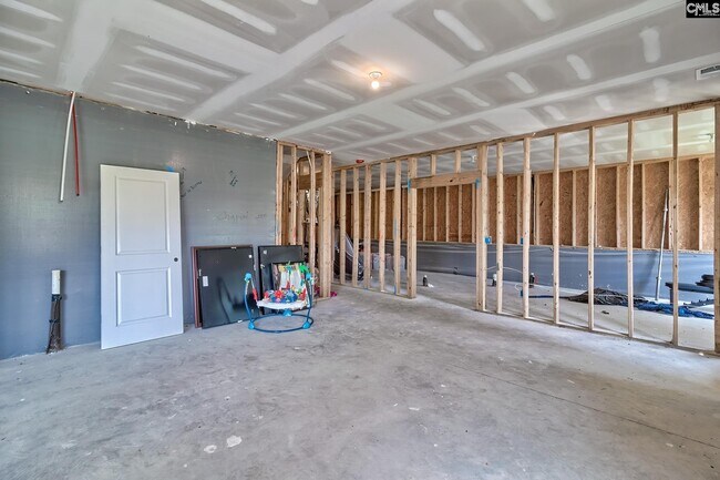 Building Photo - 558 Mahonia Rd