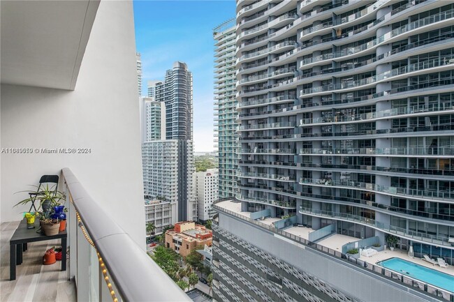 Building Photo - 1010 Brickell Ave