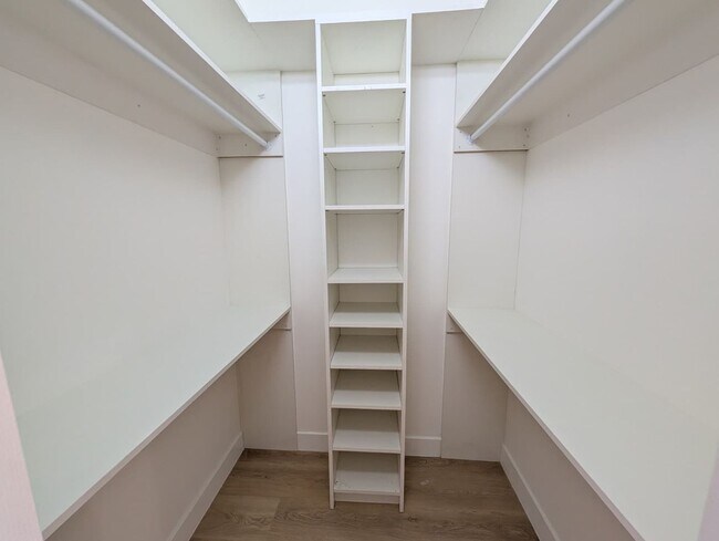 Building Photo - Luxury-Style 3BR Home in Prime West Palm Beach Location