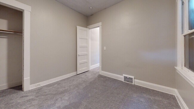 Building Photo - 3001 Denison Ave