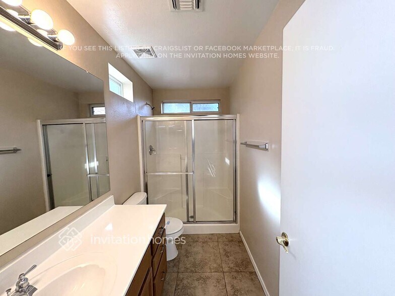 Building Photo - 6551 E Auburn St