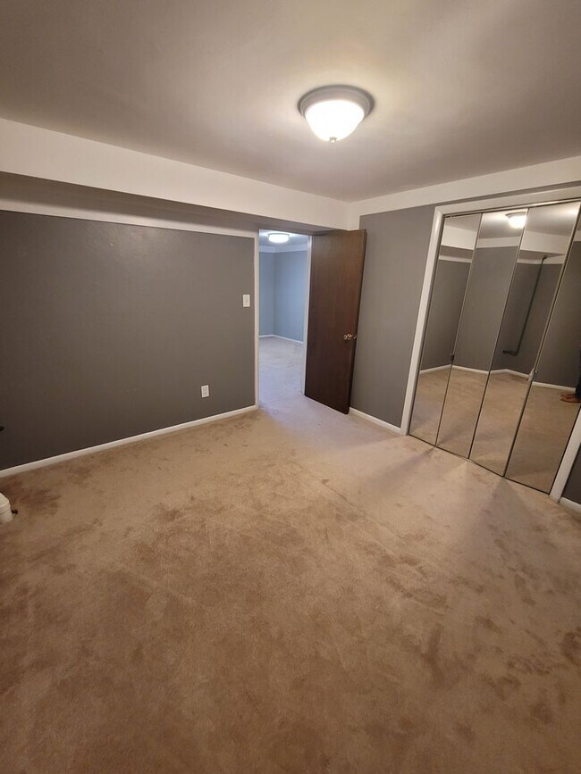 Building Photo - Gorgeous 4 Bedroom Home for Rent on Buckho...
