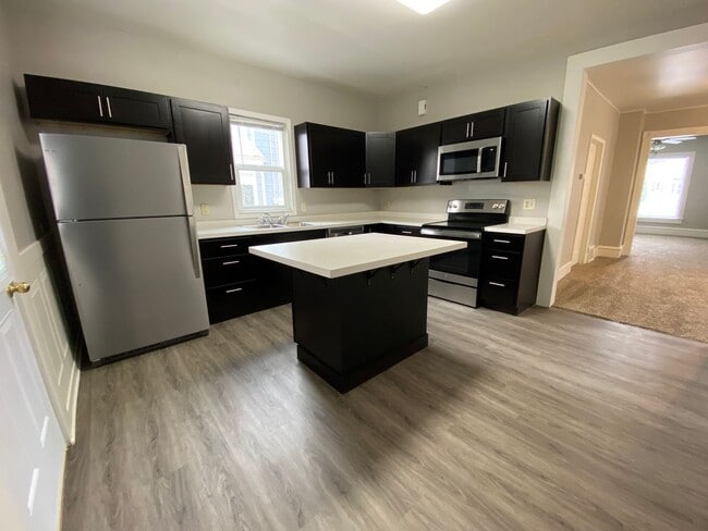 Building Photo - Beautiful 4 Bed 1.5 Bath Home in Moorhead