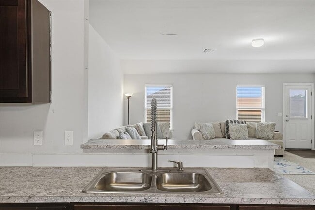 Building Photo - 1200 Granite Ln