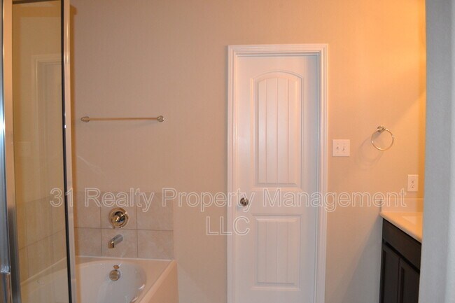 Building Photo - 4114 Gaillardia Way