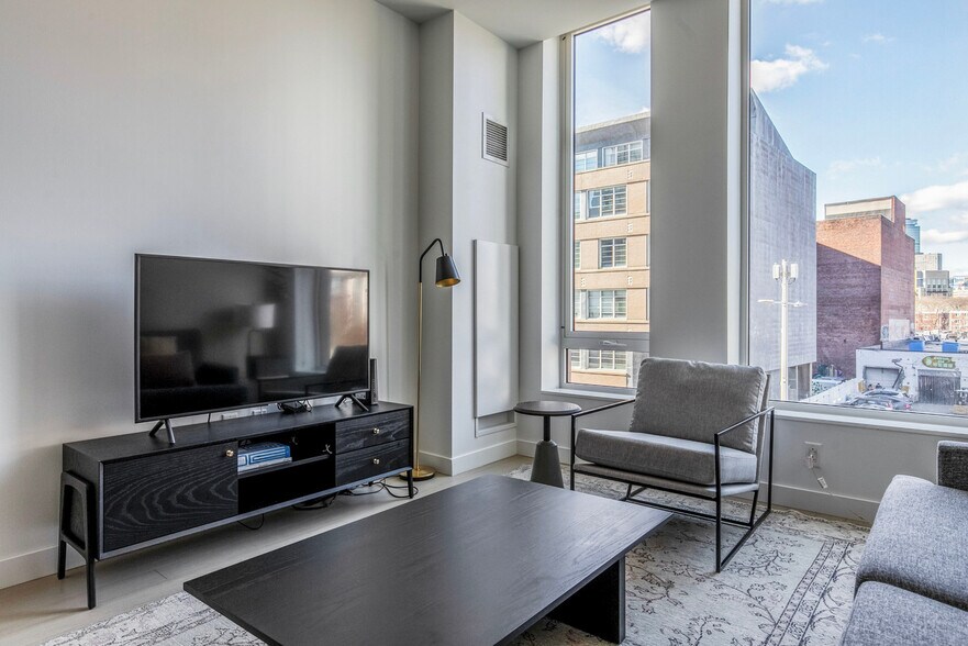 Building Photo - 370 Harrison Ave