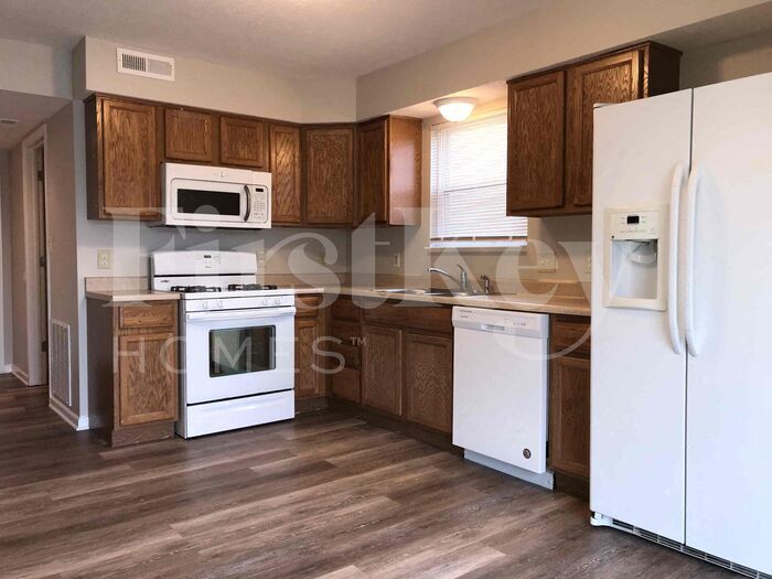 Building Photo - 1380 Pencross Ln