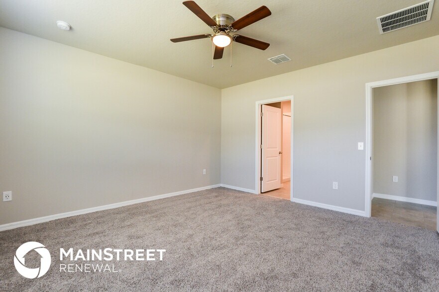 Building Photo - 1070 Oak Vly Dr