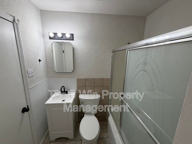 Building Photo - 7560 Alicia Ave