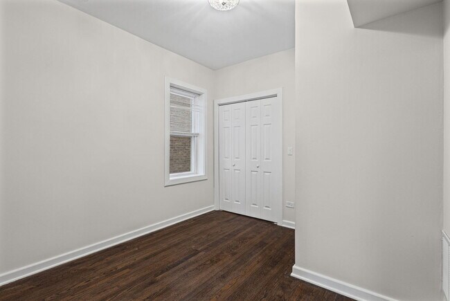 Building Photo - 1742 N Mayfield Ave