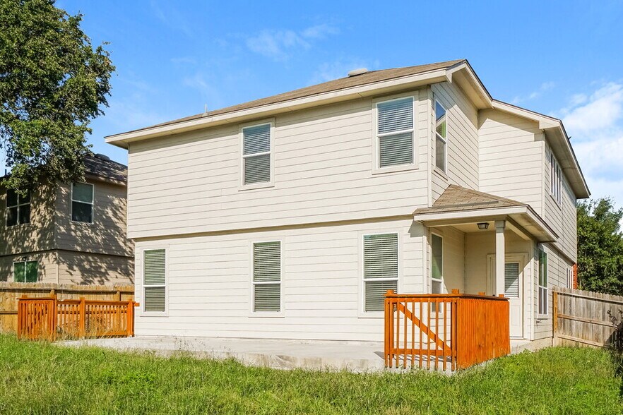Building Photo - 141 Elisabeth Run