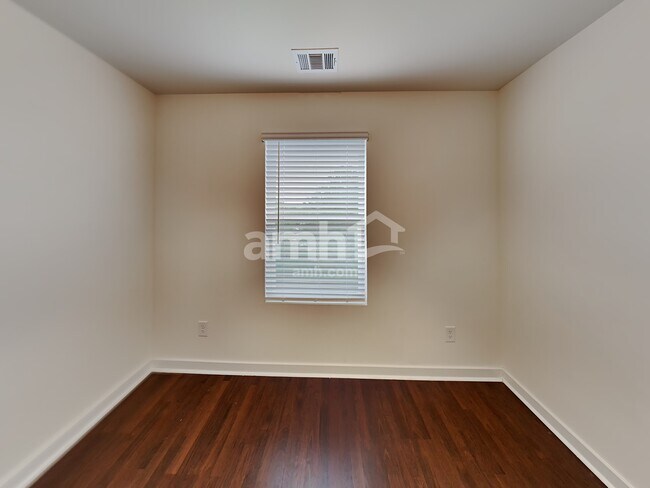 Building Photo - 88 Landsdown Xing