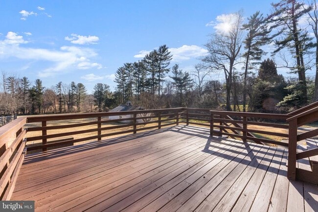 Building Photo - 901 Walker Rd