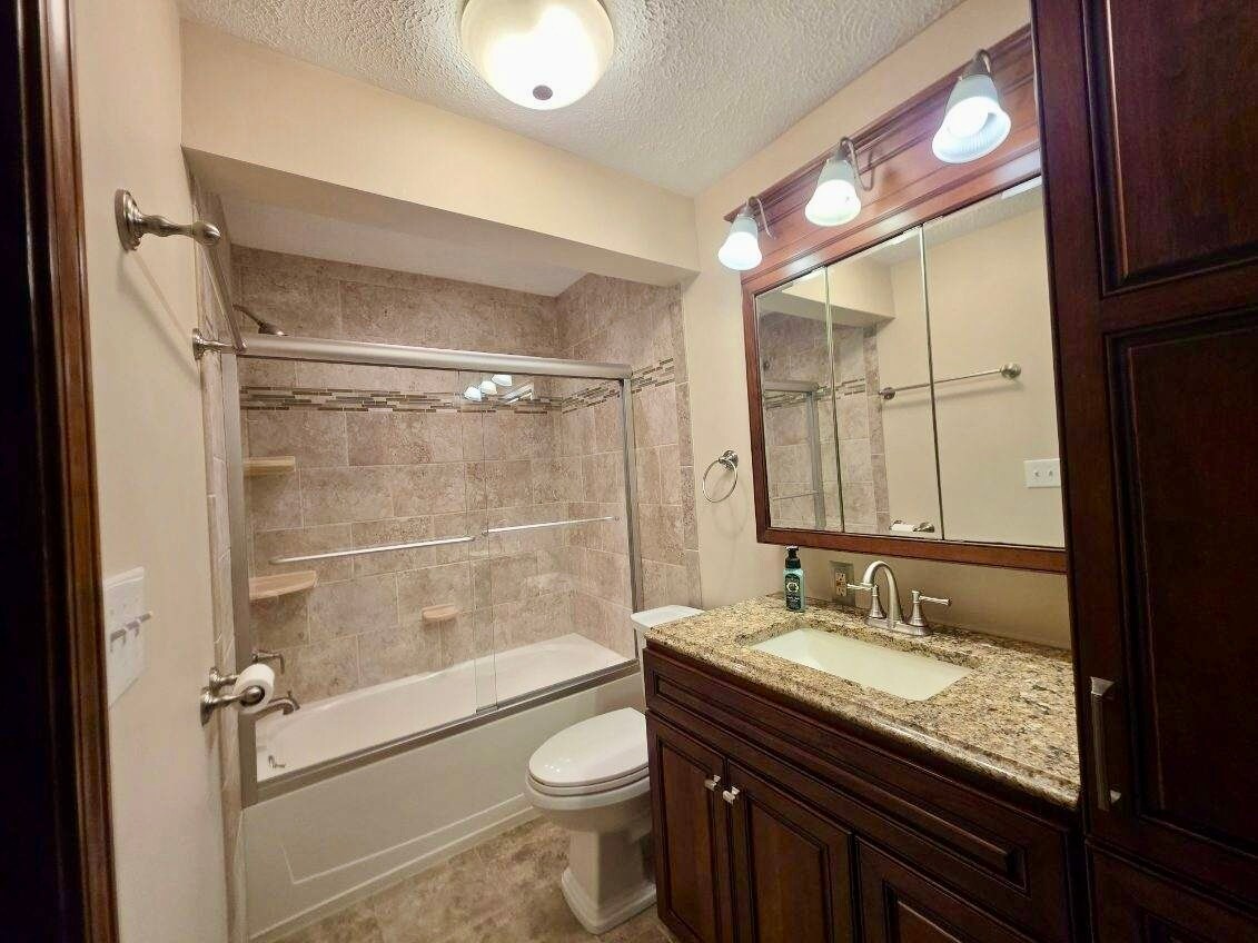 Building Photo - 1605 Treetop Trl