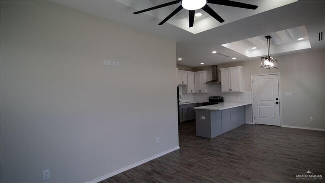 Building Photo - 25 E Jessamine Ave