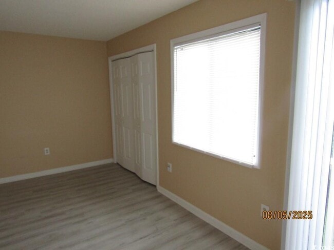 Building Photo - 4222 Pinehurst Cir