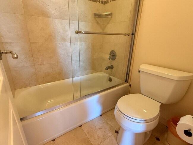 Building Photo - 200 Elm St