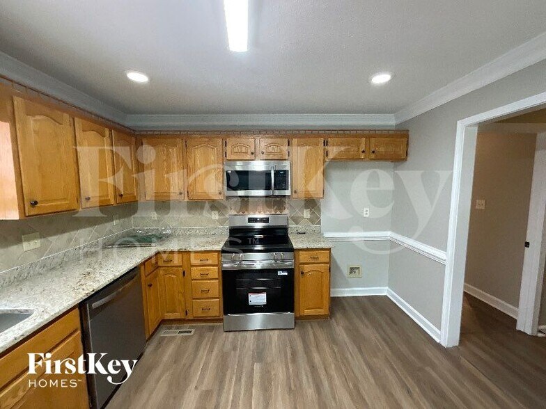 Building Photo - 6004 Stone Bluff Dr