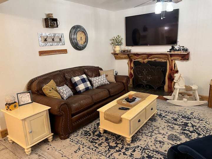 Apt B Downstairs - 12102 Carriage Ct SE