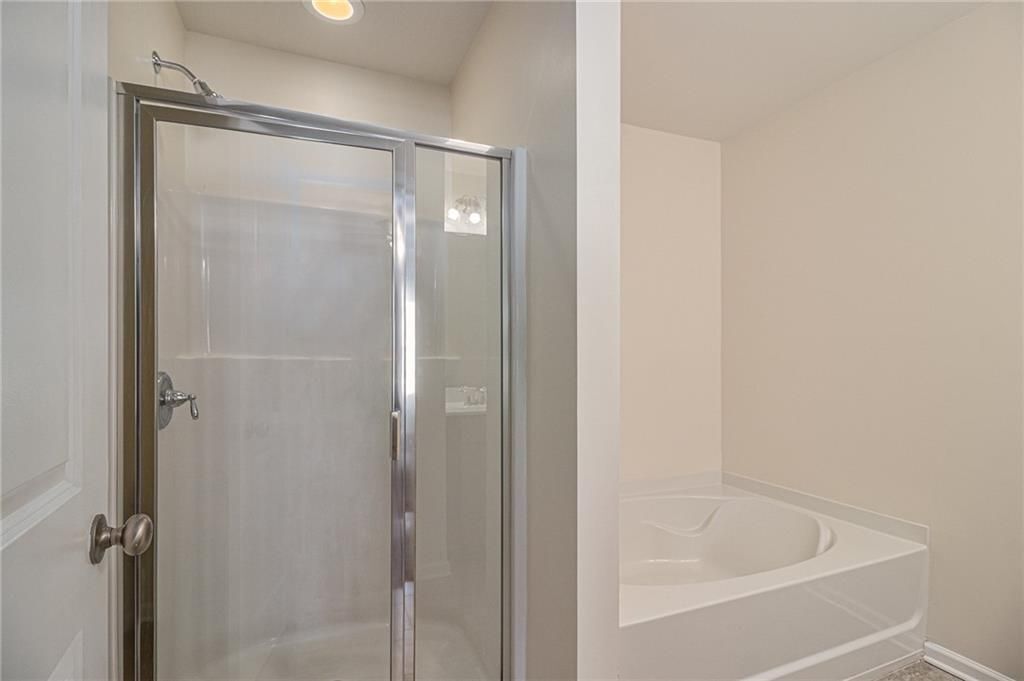 Building Photo - 5004 Longview Walk