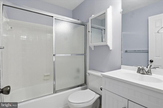 Building Photo - 6105 Castletown Way