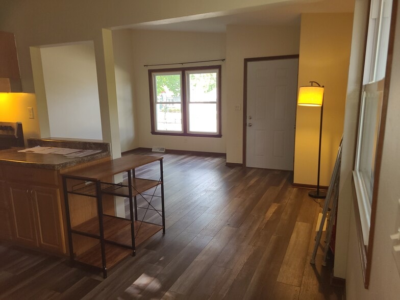 Living room with adjoined kitchen - 220 S Jefferson St