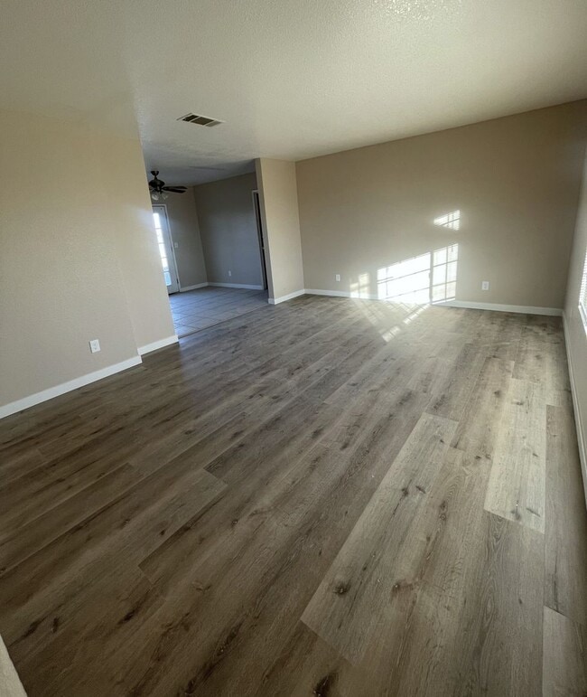 Building Photo - 8925 Satinwood Ave