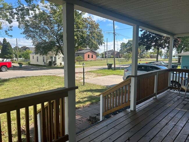 Building Photo - 2 Bedroom Fully Furnished Home in East Tawas