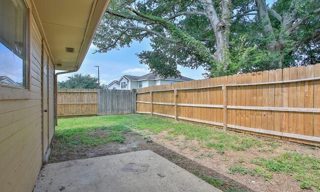 Building Photo - 22317 Tree House Ln