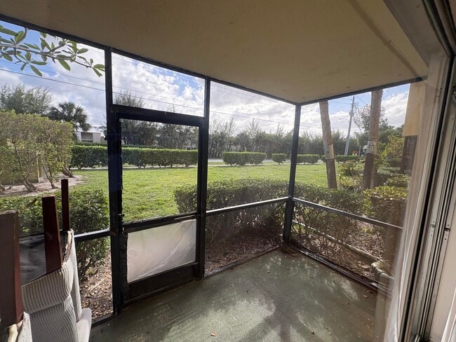 Building Photo - 460 NW 20th St