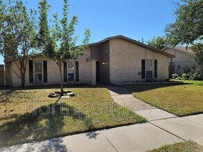 Building Photo - 3 BR/2BA | Renovated Single Family Home |Gated backyard!