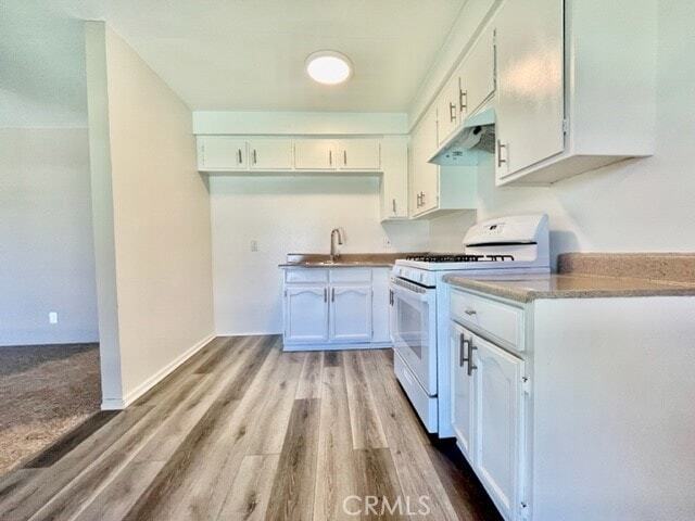 Building Photo - 815 N Rose Ave