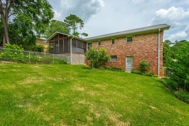 Building Photo - Beautiful East Brainerd Homes