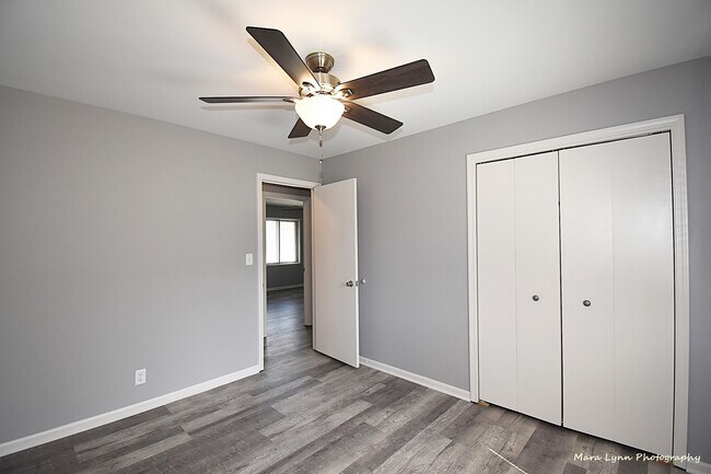 Building Photo - 106 W Kendall Dr