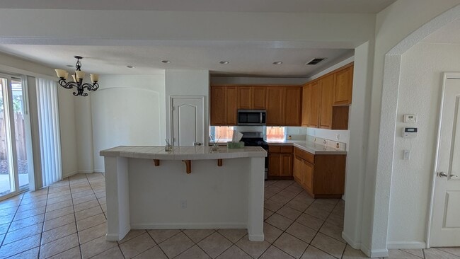 Building Photo - Must See! Cul de Sac Spacious 4 Bedroom