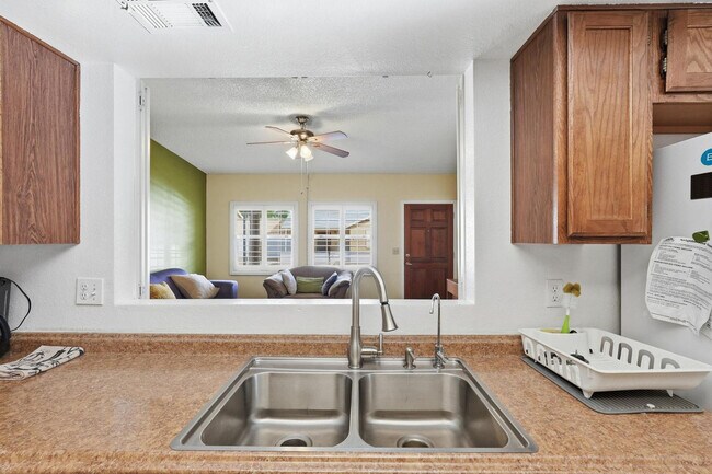 Building Photo - 2929 E Broadway Rd