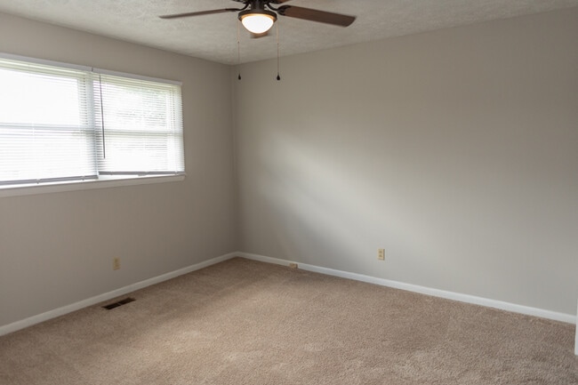 Building Photo - 129 Stephens Dr