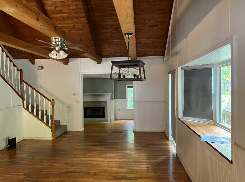 Building Photo - 332 Magnolia Dr