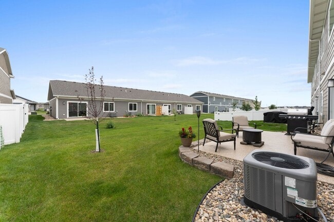 Building Photo - 4500 E Whisper Ridge Pl